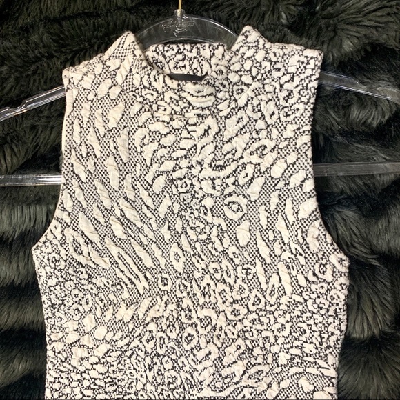 TOPSHOP PETITE Animal Print Jacquard Bodycon Dress - Picture 5 of 6